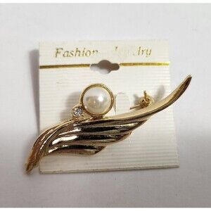 Vintage Wing Faux Pearl Rhinestone  Brooch/Pin Gold Tone Unsigned New